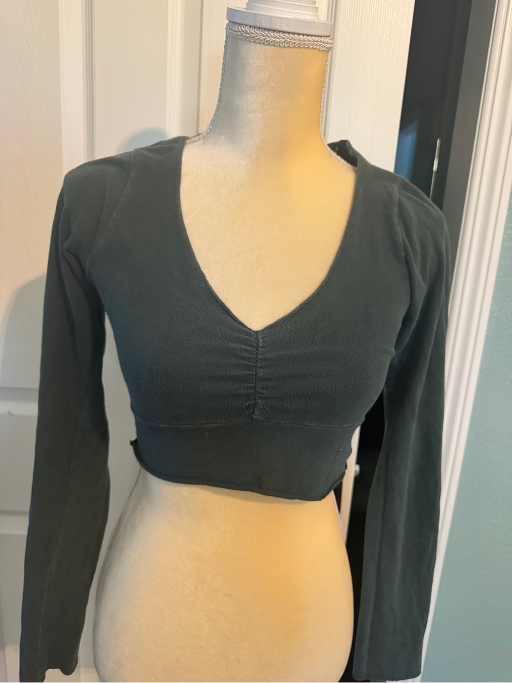 Brandy Melville Dark Green Long Sleeve Ruched Crop Top